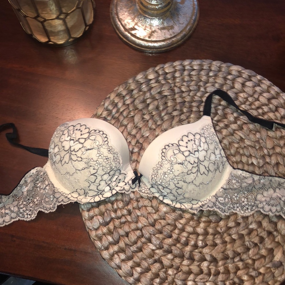 Women’s VS 34B push-up